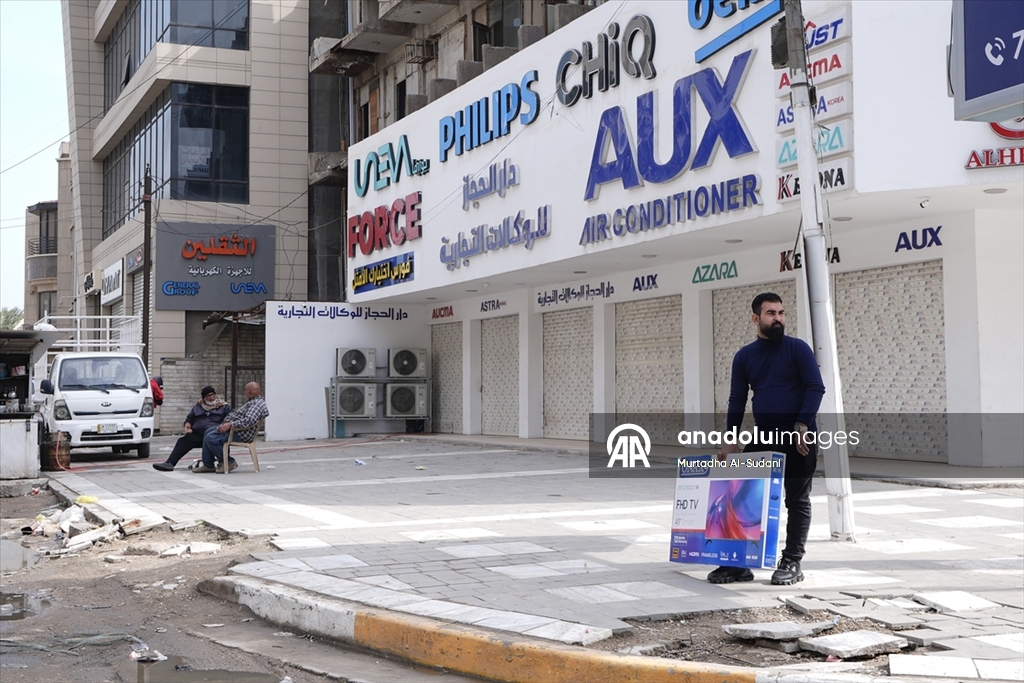 Irak’ın başkenti Bağdat'ta tüccarlar yeni gümrük tarifesini protesto etti