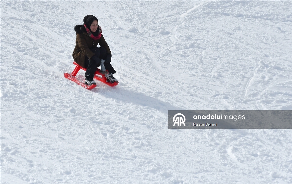 Sarıkamış Kayak Merkezi, kristal karıyla kayakseverleri ağırlıyor 7