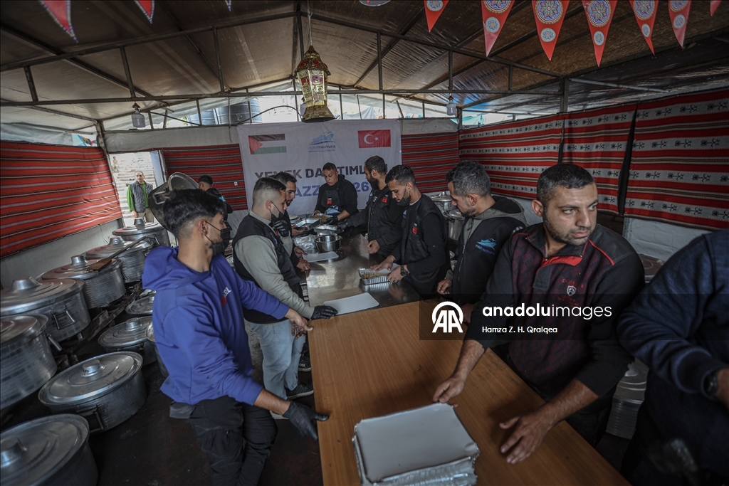 جمعية تركية تفتتح مطبخا خيريا في غزة لتوزيع 10 آلاف وجبة يوميا