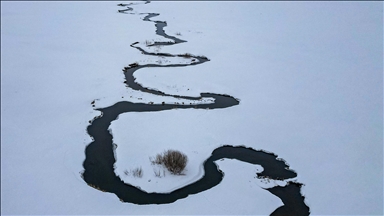 Erzurum'da karla kaplanan mendereslerde kış güzelliği