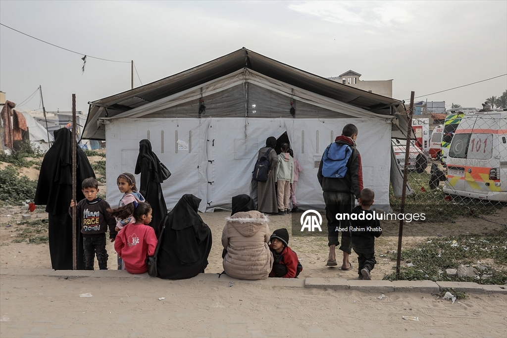 Gazze'de bir grup hasta daha Refah Sınır Kapısı'ndan tahliye edilmek üzere yola çıktı