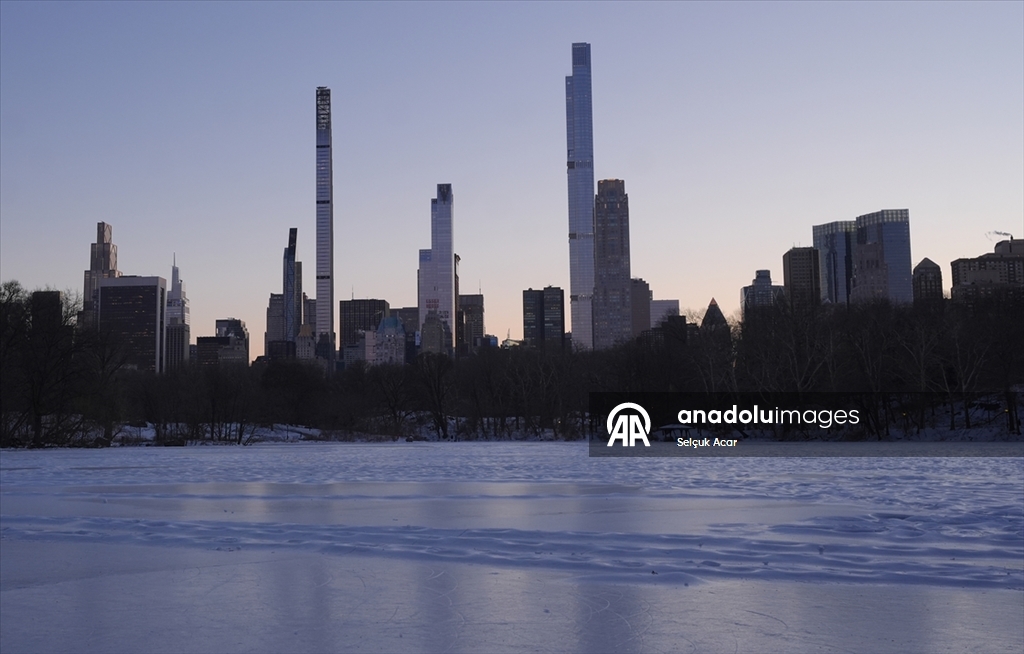 New York’ta dondurucu soğuklara rağmen günlük yaşam devam etti
