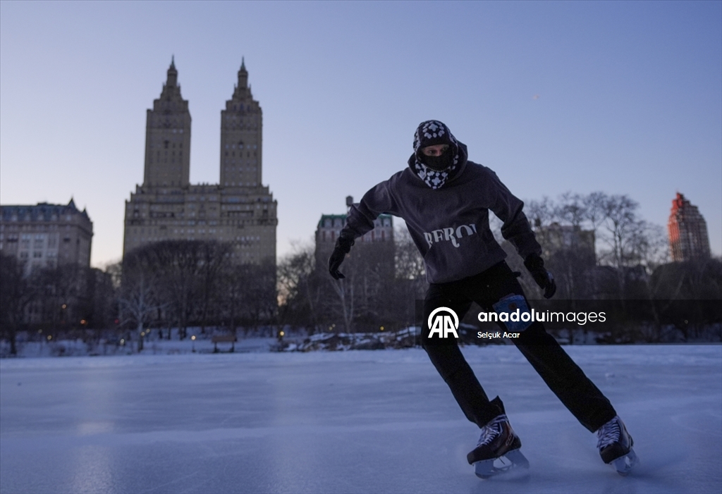 New York’ta dondurucu soğuklara rağmen günlük yaşam devam etti