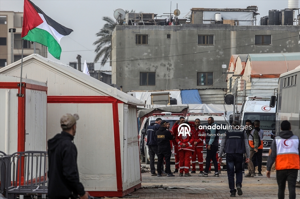 Gazze'de bir grup hasta daha Refah Sınır Kapısı'ndan tahliye edilmek üzere yola çıktı