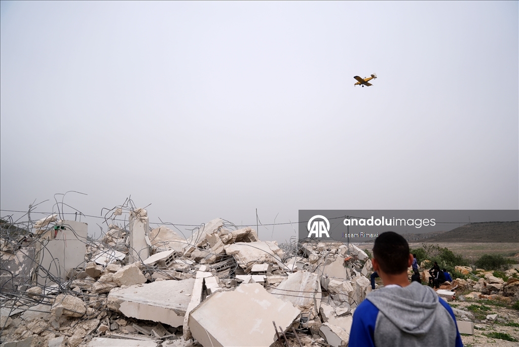 İsrail ordusu, Batı Şeria'da Filistinlilere ait bir ev ile tarım tesisini yıktı