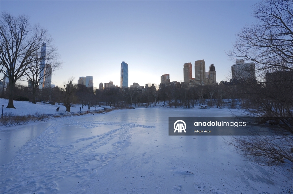 New York’ta dondurucu soğuklara rağmen günlük yaşam devam etti
