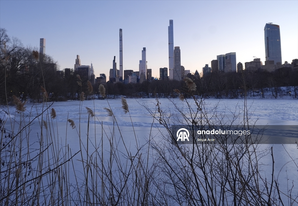 New York’ta dondurucu soğuklara rağmen günlük yaşam devam etti
