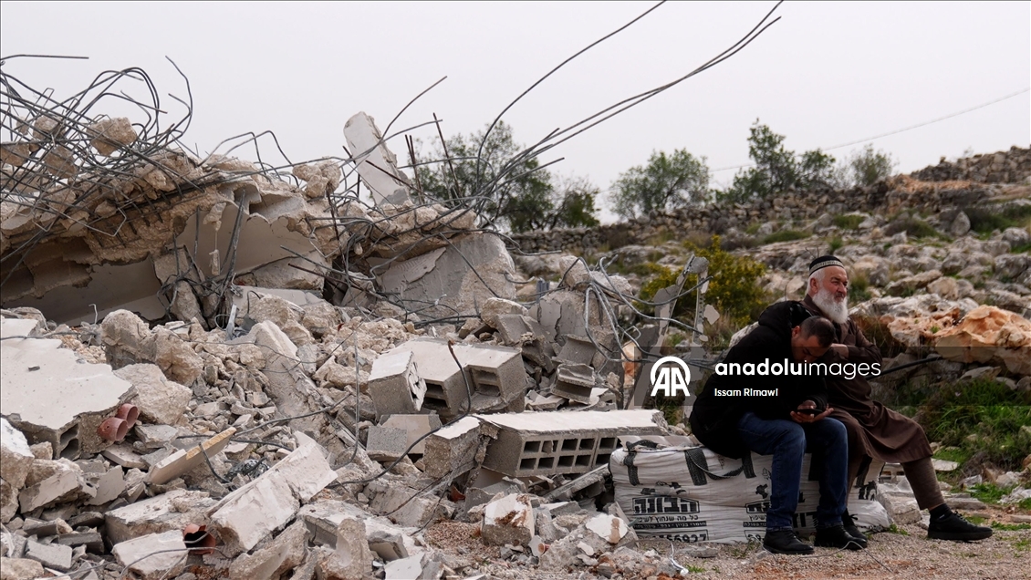 İsrail ordusu, Batı Şeria'da Filistinlilere ait bir ev ile tarım tesisini yıktı