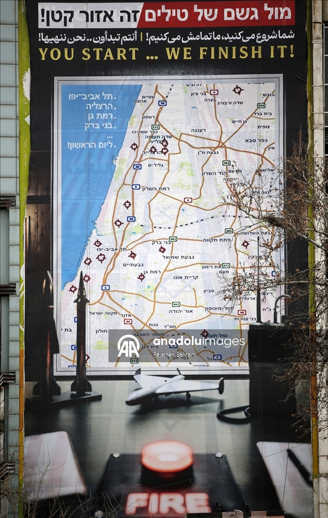 Iran displays warning billboard targeting Tel Aviv in Tehran