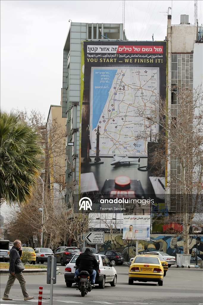 Iran displays warning billboard targeting Tel Aviv in Tehran