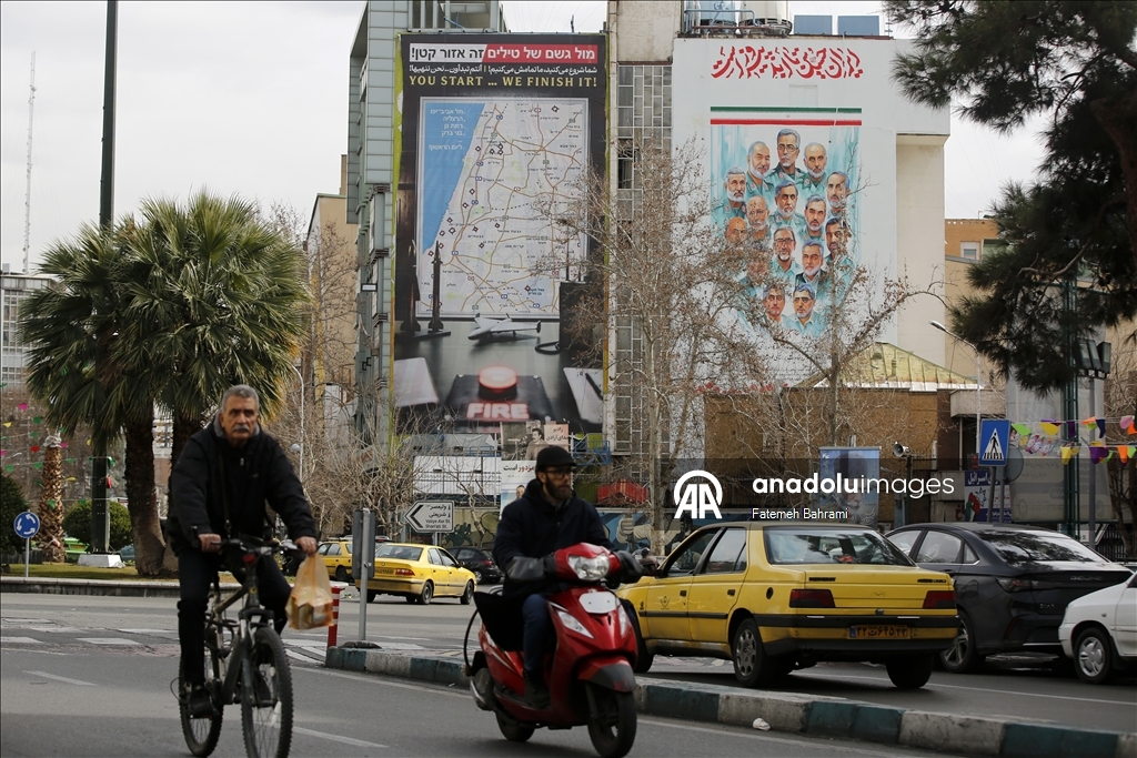 Iran displays warning billboard targeting Tel Aviv in Tehran