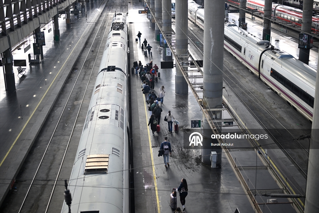 İspanya'da makinistler demiryollarının güvenliği talebiyle greve gitti