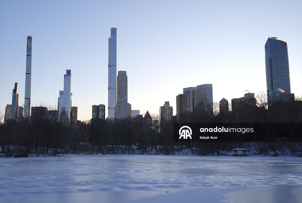 New York’ta dondurucu soğuklara rağmen günlük yaşam devam etti