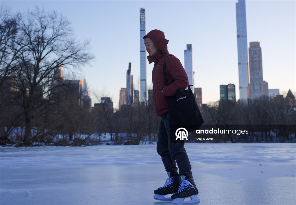 New York’ta dondurucu soğuklara rağmen günlük yaşam devam etti