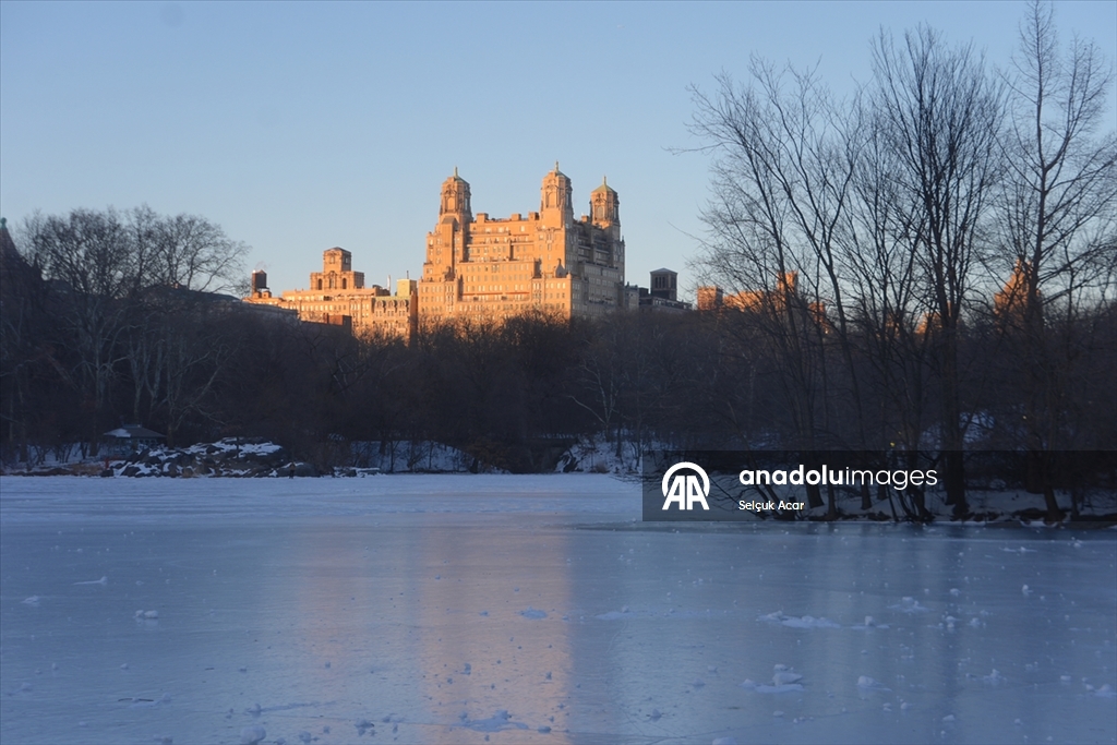 New York’ta dondurucu soğuklara rağmen günlük yaşam devam etti