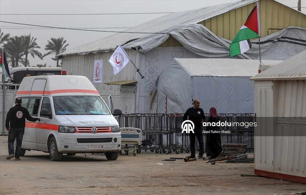 Gazze'de bir grup hasta daha Refah Sınır Kapısı'ndan tahliye edilmek üzere yola çıktı