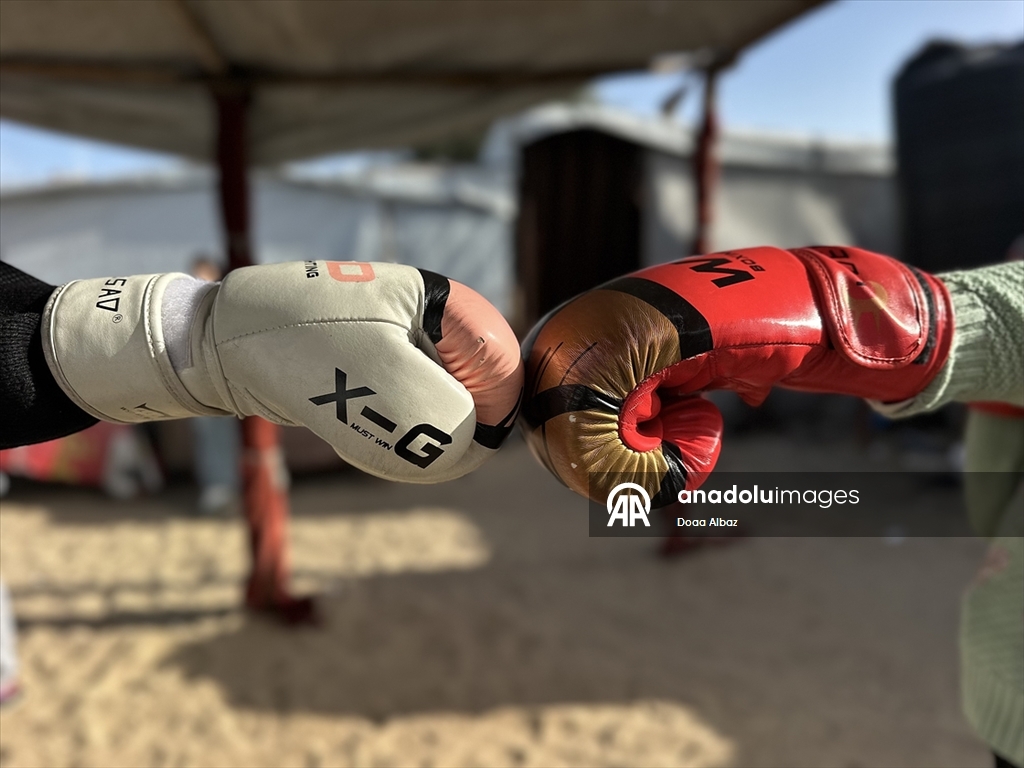 Gazzeli boksörler spor salonu ekipman eksikliğine rağmen antrenmanlarını sürdürüyor