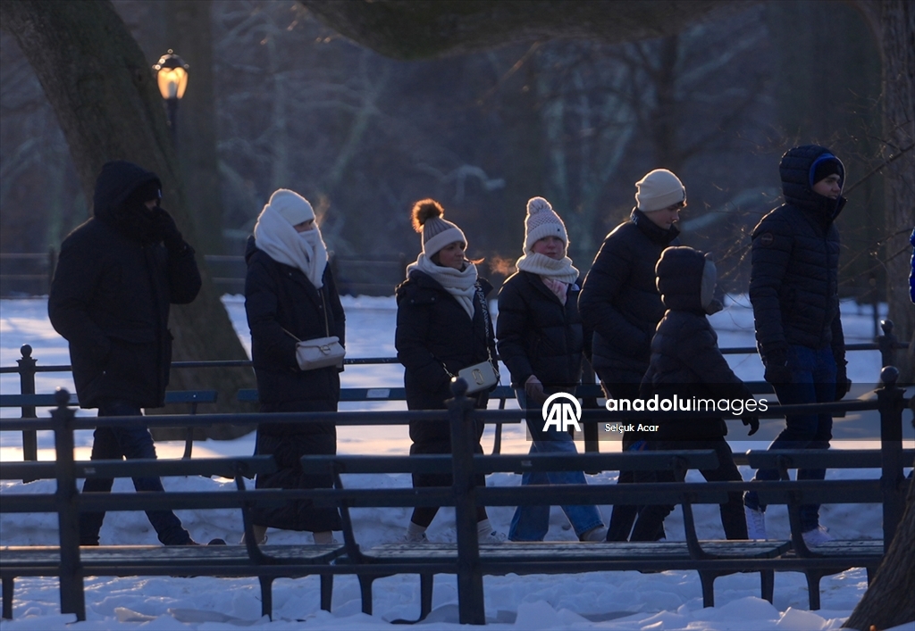 New York’ta dondurucu soğuklara rağmen günlük yaşam devam etti