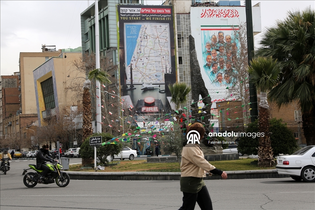 Iran displays warning billboard targeting Tel Aviv in Tehran