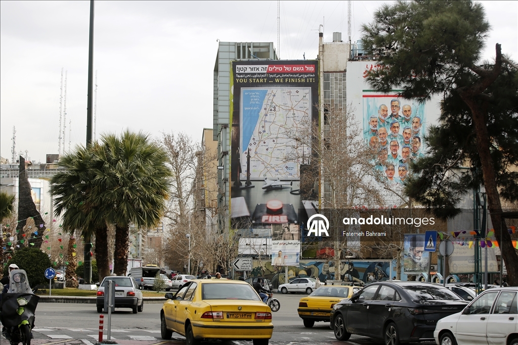 Iran displays warning billboard targeting Tel Aviv in Tehran