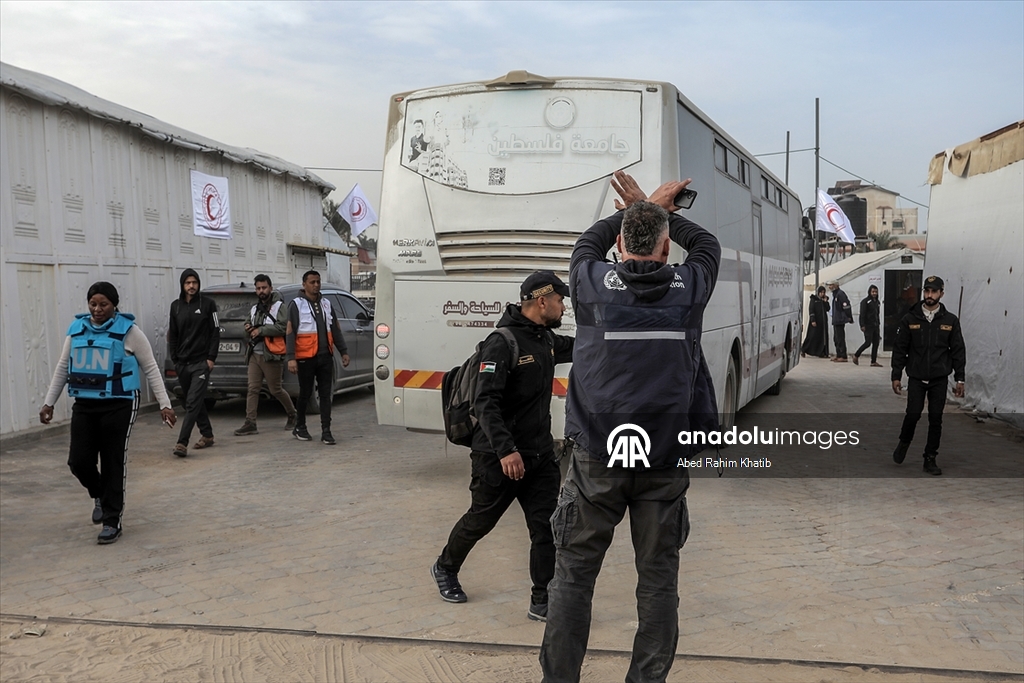 Gazze'de bir grup hasta daha Refah Sınır Kapısı'ndan tahliye edilmek üzere yola çıktı