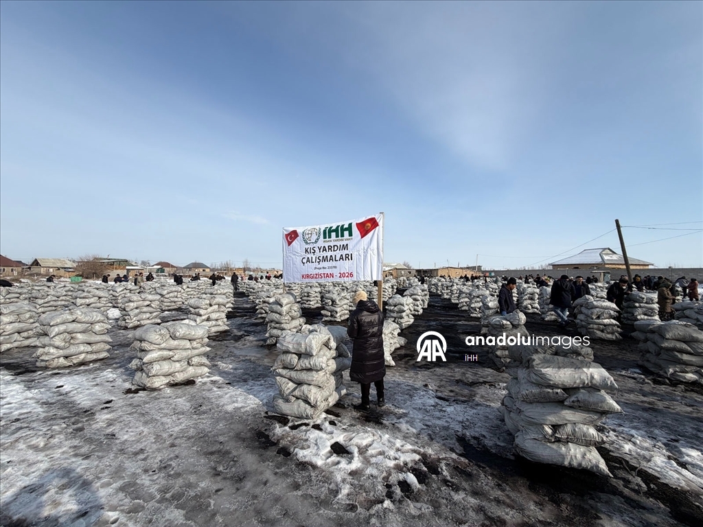 Турецкий фонд İHH распределил 480 тонн угля в Кыргызстане и Казахстане