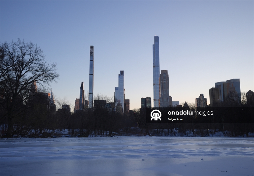 New York’ta dondurucu soğuklara rağmen günlük yaşam devam etti