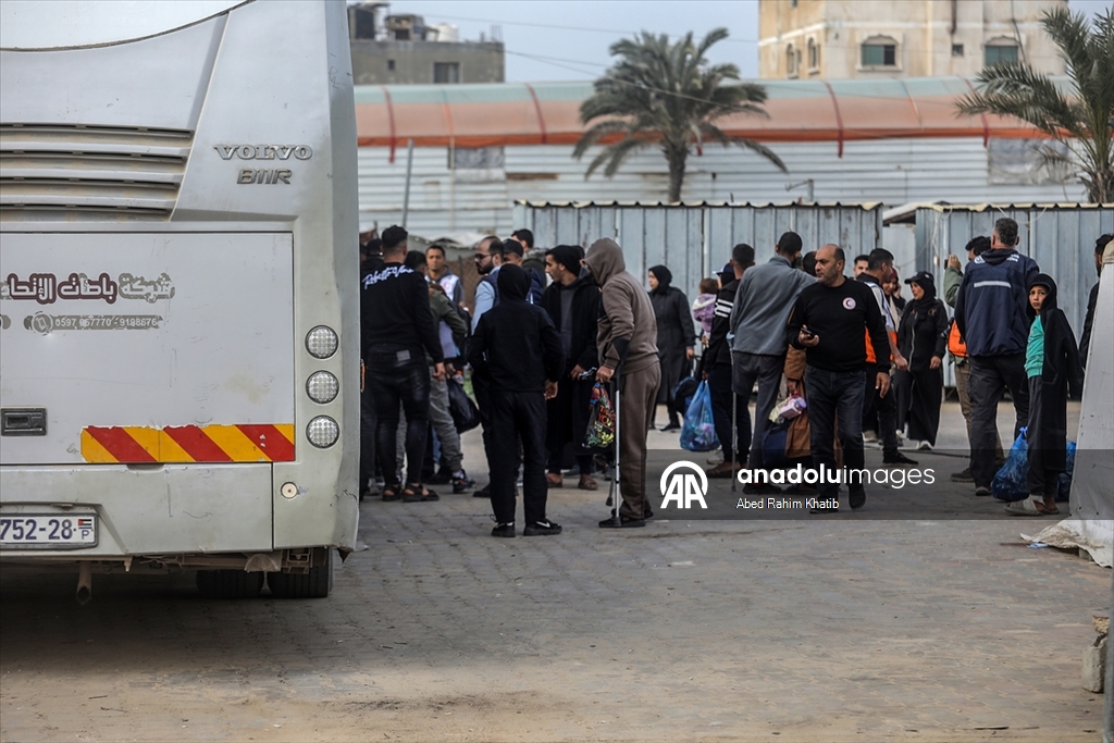 Gazze'de bir grup hasta daha Refah Sınır Kapısı'ndan tahliye edilmek üzere yola çıktı