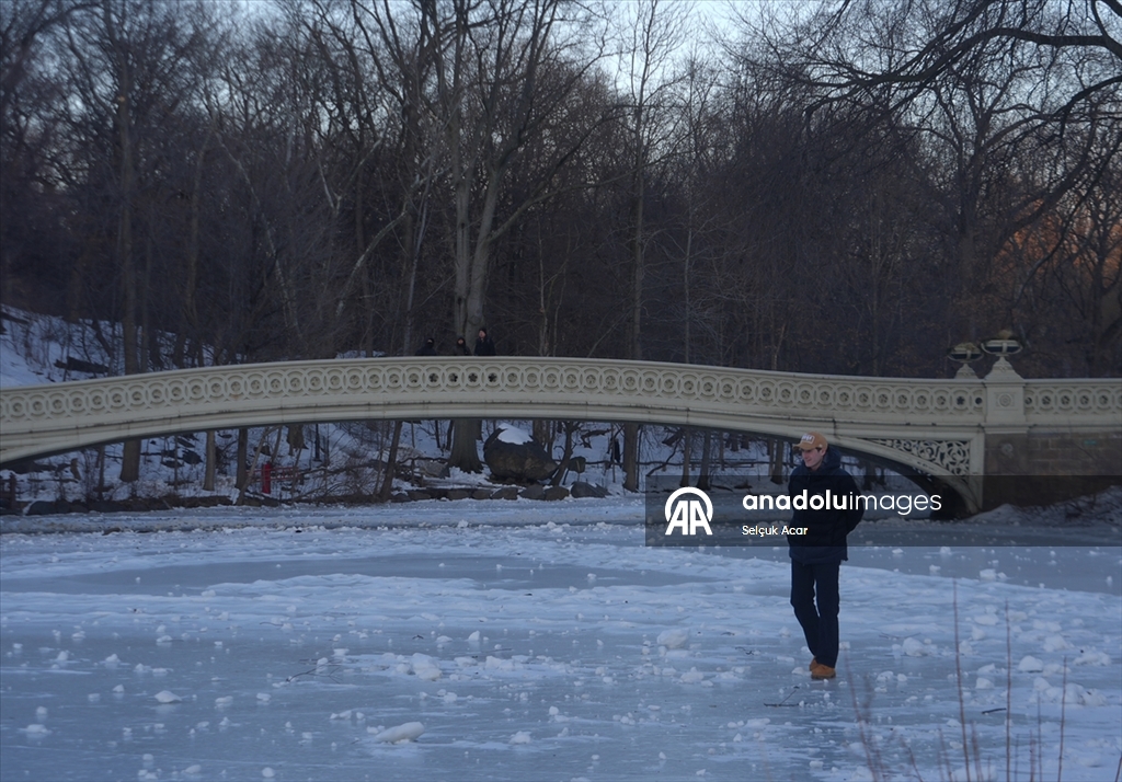 New York’ta dondurucu soğuklara rağmen günlük yaşam devam etti