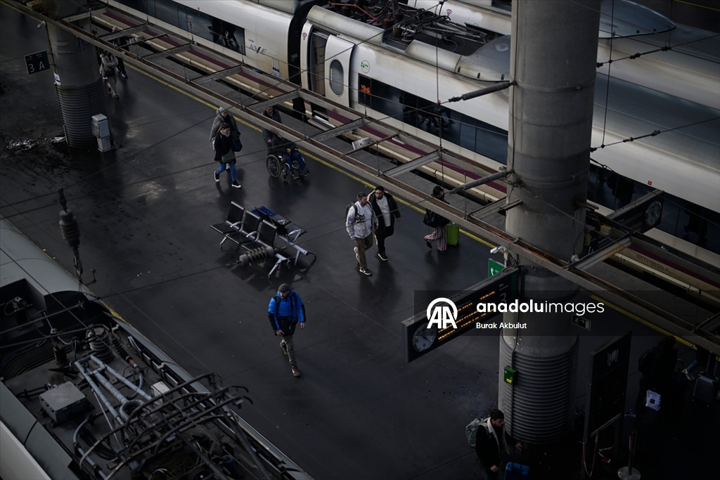 İspanya'da makinistler demiryollarının güvenliği talebiyle greve gitti