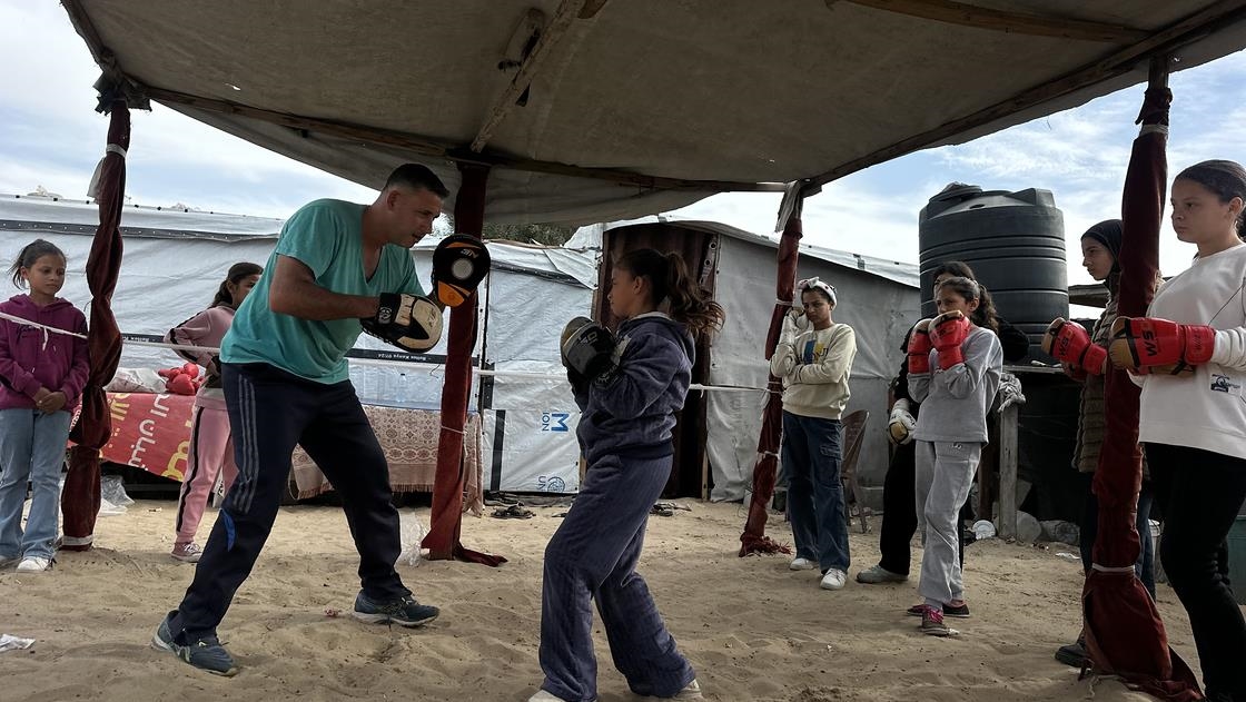 Gazzeli boksörler spor salonu ekipman eksikliğine rağmen antrenmanlarını sürdürüyor