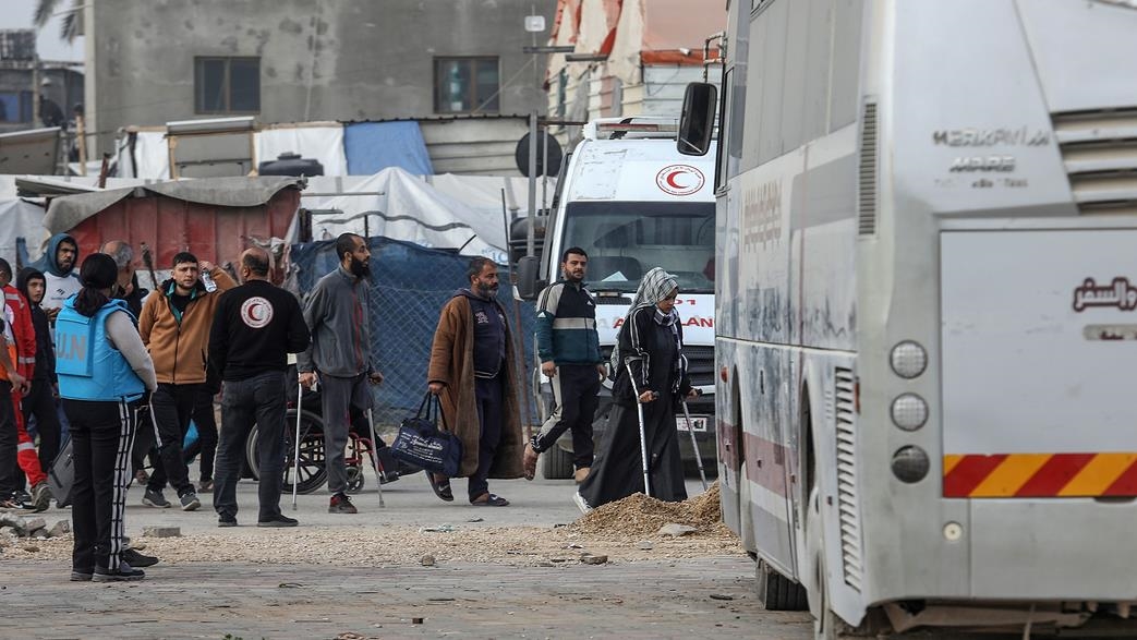 Gazze'de bir grup hasta daha Refah Sınır Kapısı'ndan tahliye edilmek üzere yola çıktı