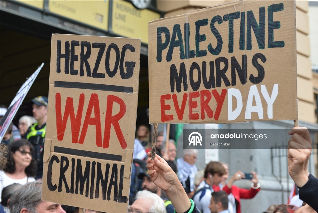 В Австралии тысячи человек вышли на протесты против визита президента Израиля