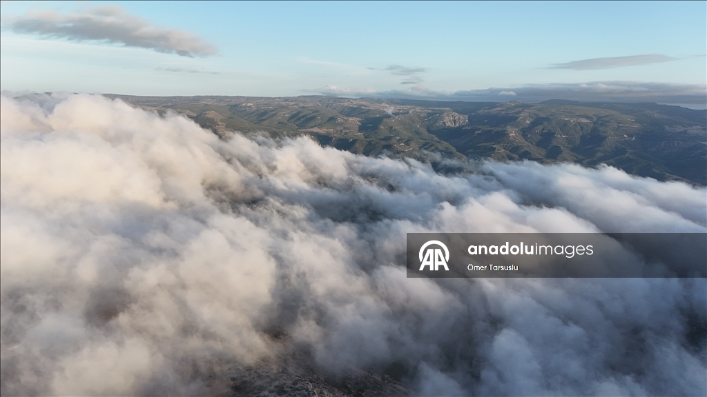 Mersin'de sis bulutu dronla görüntülendi