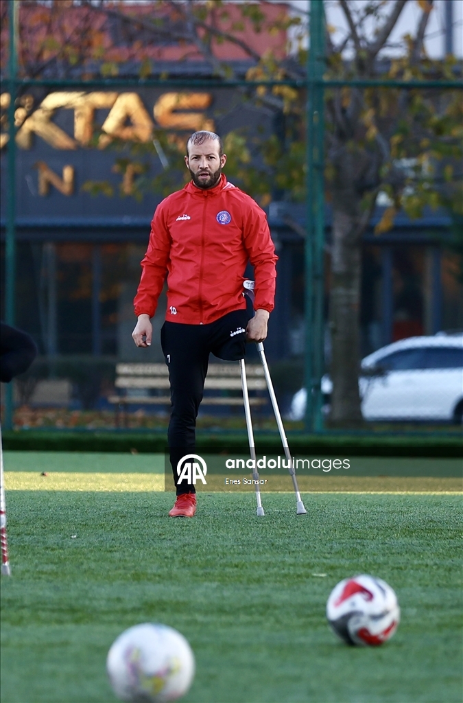 كرة قدم للمبتورين.. مسيرة نجاح للجزائري أوشين في الملاعب التركية