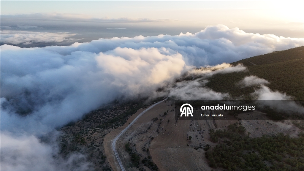 Mersin'de sis bulutu dronla görüntülendi