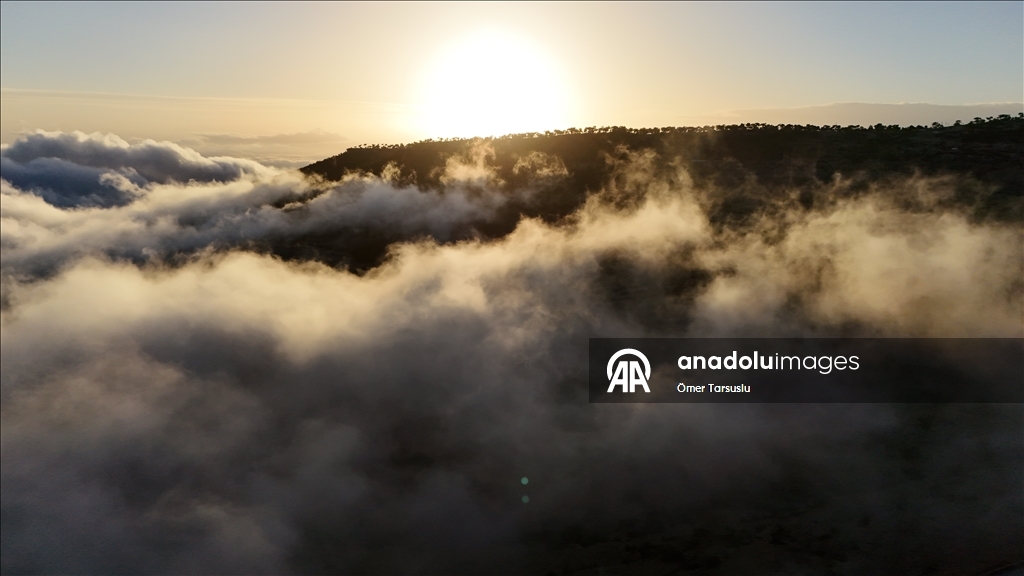 Mersin'de sis bulutu dronla görüntülendi