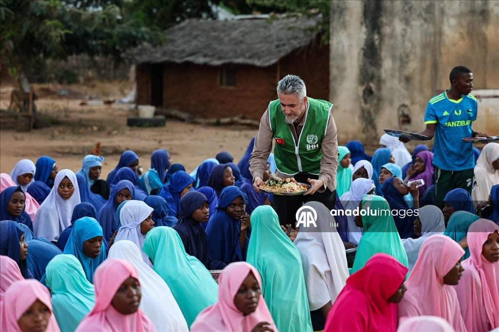 Турецкий фонд в Рамазан предоставит помощь 3 млн человек в 66 странах