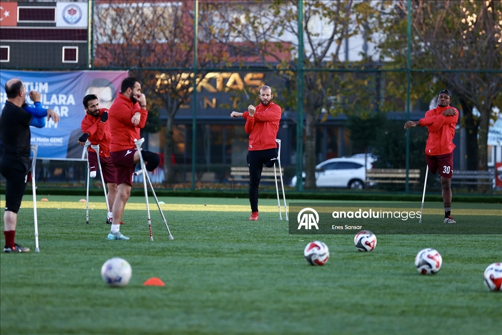 كرة قدم للمبتورين.. مسيرة نجاح للجزائري أوشين في الملاعب التركية