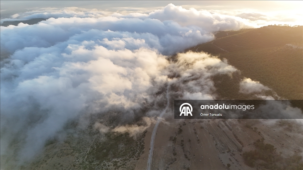 Mersin'de sis bulutu dronla görüntülendi