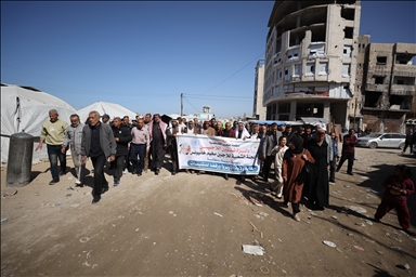 غزة.. وقفة احتجاجية أمام مقر "الأونروا" رفضا لمحاولات إنهاء دورها