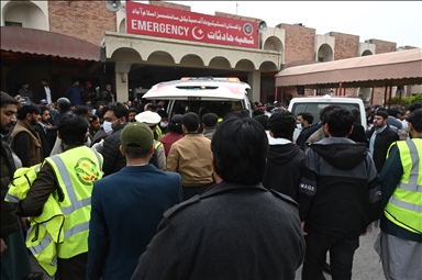 Число жертв взрыва в мечети в Пакистане достигло 38