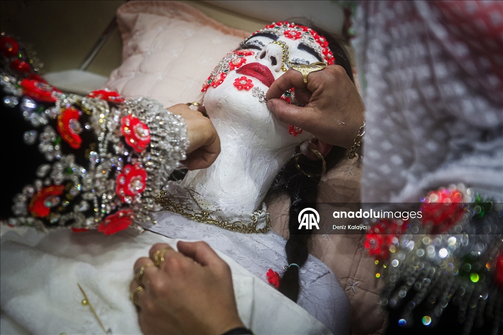 Bulgaristan’ın Ribnovo köyünde “gelina” geleneği yaşatılmaya devam ediyor