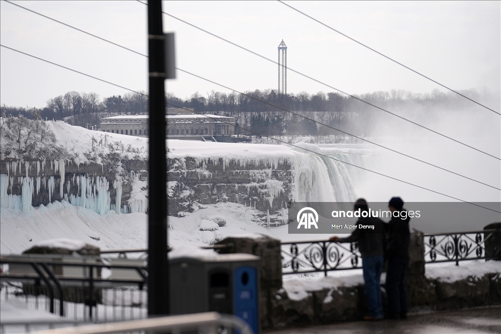 Niagara Falls Partially Freezes
