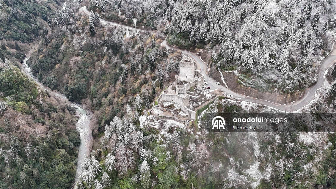 Zil Kale ve Ayder Yaylası beyaz örtüyle kaplandı