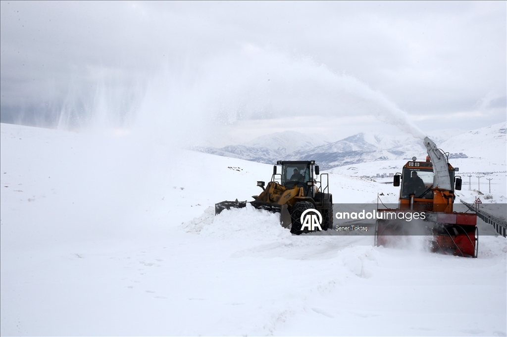 В многих регионах Турции наблюдается снег и холодная погода 6