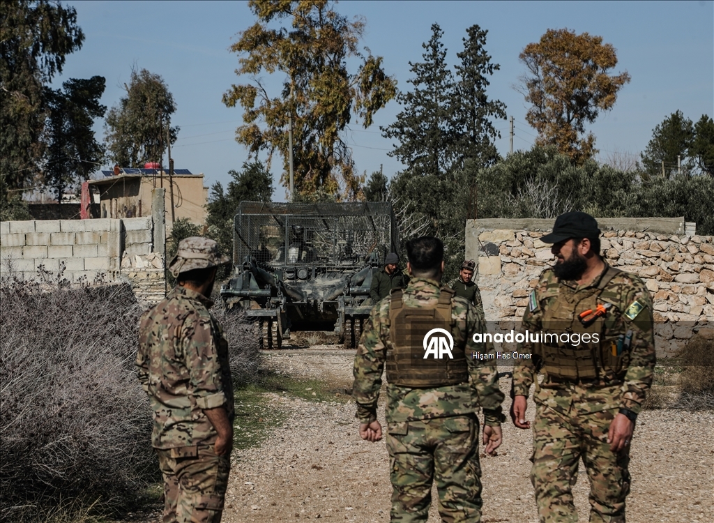 «Анадолу» запечатлело разминирование территории мавзолея Сулейман Шаха в Сирии