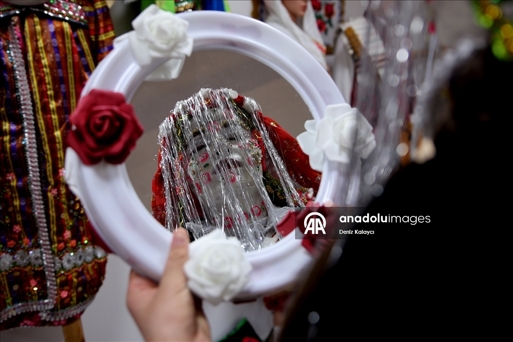 Bulgaristan’ın Ribnovo köyünde “gelina” geleneği yaşatılmaya devam ediyor