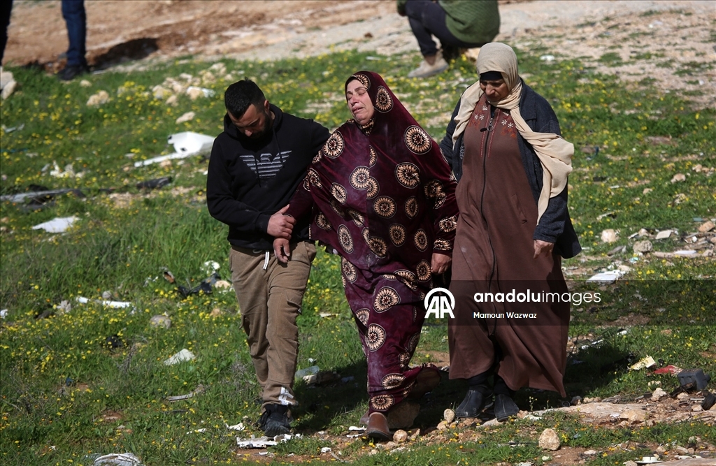 İsrail ordusu işgal altındaki Batı Şeria'da Filistinlilere ait bir evi yıktı