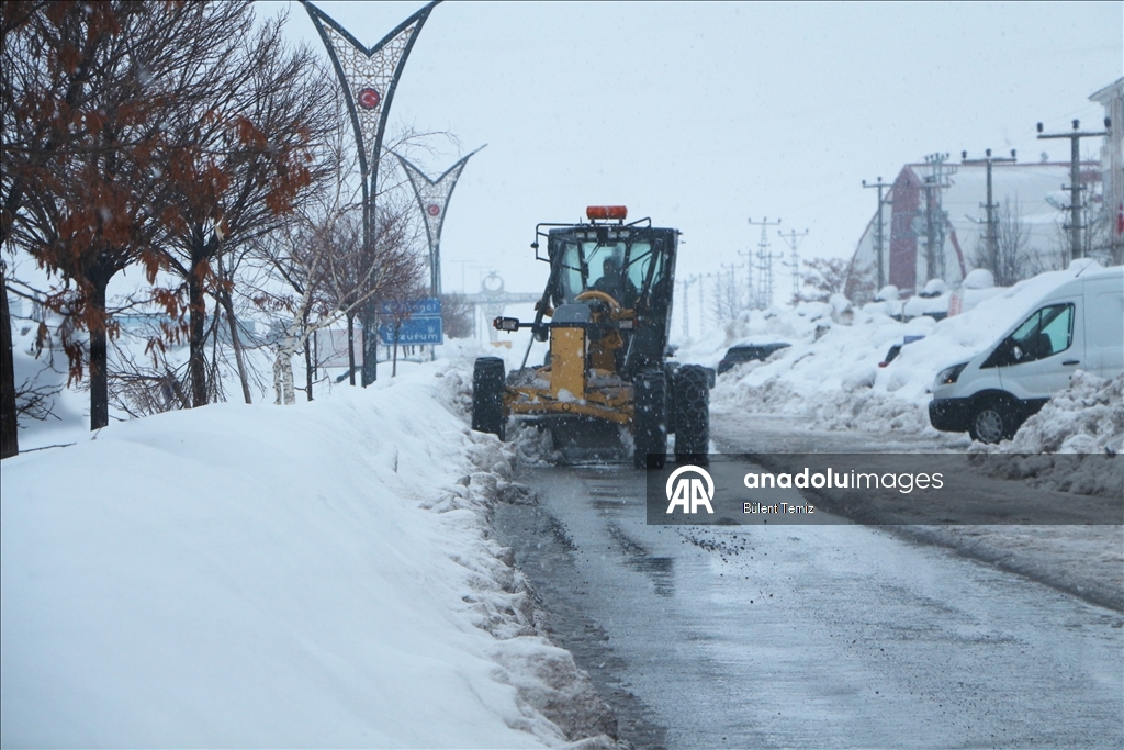 В многих регионах Турции наблюдается снег и холодная погода 8